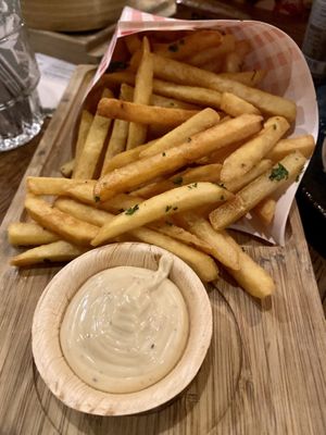 Suikerkist fries: with garlic, parsley and truffle mayo  at Suikerkist in Breda