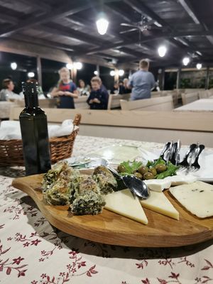 individual starter platter at Konoba Bani in Pazin