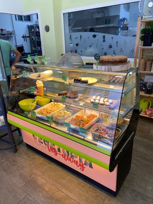 The fresh food counter - more choice cooked to order at Vegetopia in Gran Canaria
