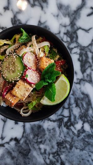 Salada Koh Samui at Botellini in Caldas Da Rainha