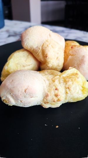 Pãezinhos de "Queijo" at Botellini in Caldas Da Rainha