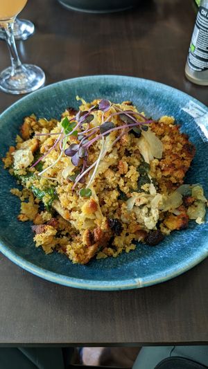 Migas con tofu (geniales) at Botellini in Caldas Da Rainha