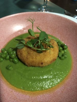 POIS DANSANTS ET CROQUETTES  at Botellini in Caldas Da Rainha