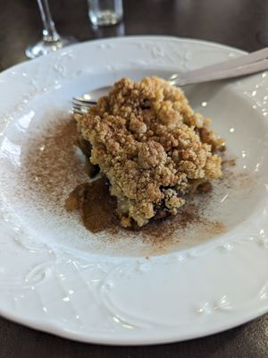 Apple crumble at Botellini in Caldas Da Rainha