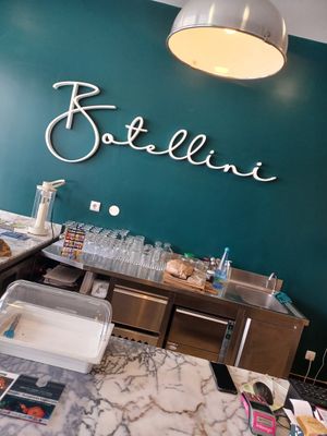  at Botellini in Caldas Da Rainha