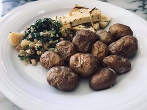Tofu à Lagareiro com migas e batatas à murro  at Botellini in Caldas Da Rainha