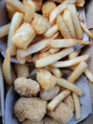 Tater tot fries and nuggets at Honeybee Burger - Venice in Venice