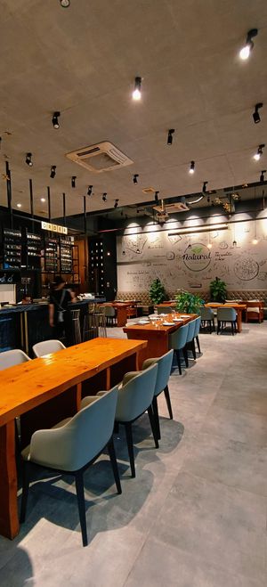 时尚感十足的素餐厅 at Merlot Vegetarian 美樂素蔬食 in Shantou