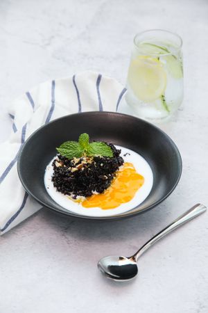 Mango sticky rice at Merlot Vegetarian 美樂素蔬食 in Shantou