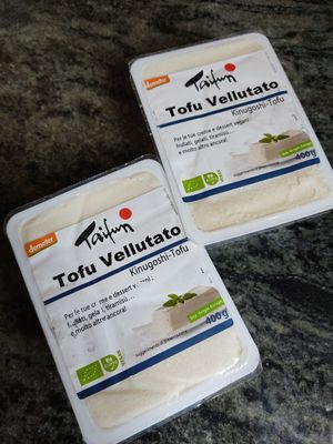 Silken tofu comprato da Ivegan at iVegan in Rome