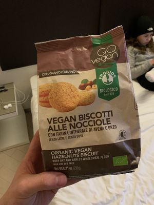 vegan hazelnut biscotti   at iVegan in Rome