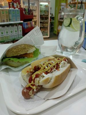 Hot Dog XXL and Classic Burger at iVegan in Rome