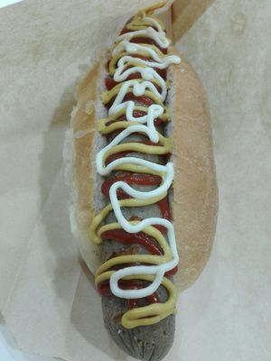 Hotdog XXL at iVegan in Rome