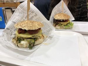 10/10 burgers! at iVegan in Rome