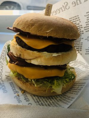 Double Bacon Cheeseburger  at iVegan in Rome