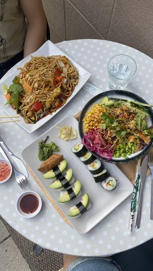 Vegan sushi, noodles and tofu bowl  at Wok n Roll in Skellefteaa