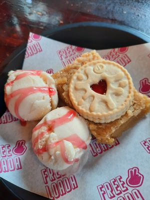 Jamie dodger blondie at Freeloada  in Brighton