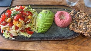 Salad with peach (nice), avocado, beetroot hummus and that crisp bread that I don’t know the name of   at Naya Studio in Paris