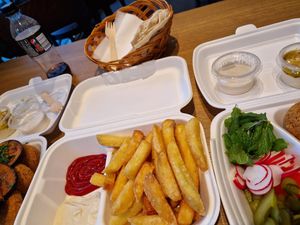 Ordered a side of fries with ketchup and garlic mayo at King Falafel in Oslo