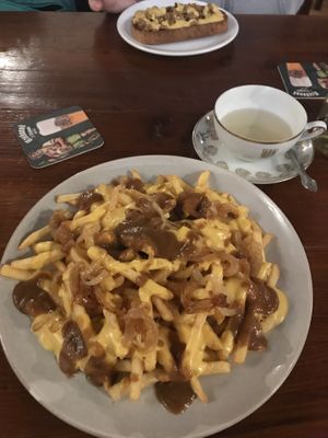 cheezy fries at Shromaždiště in Prague