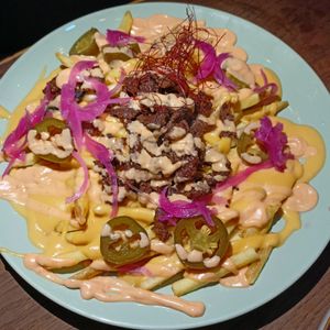 Spicy cheesy fries at Shromaždiště in Prague