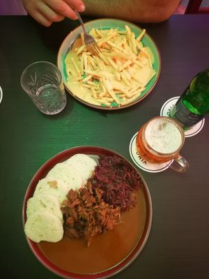 Cheesy fries and soy meat at Shromaždiště in Prague