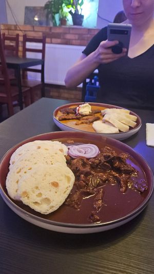 Gulaš a Svíčková at Shromaždiště in Prague