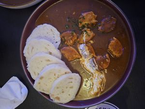 Kukuře Na Paprice at Shromaždiště in Prague