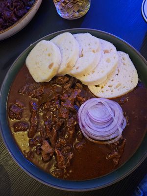 Guláš at Shromaždiště in Prague