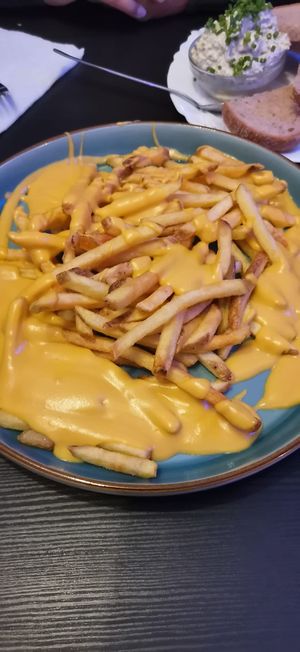 Cheesy fries at Shromaždiště in Prague