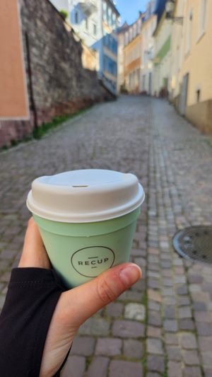 Espresso Macchiato im Recup (Gasse direkt vorm Café) at Kaffeesack in Baden Baden