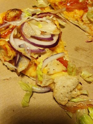 Veggie Chicken pizza at 7 Days Pizza & Grill in Malmo