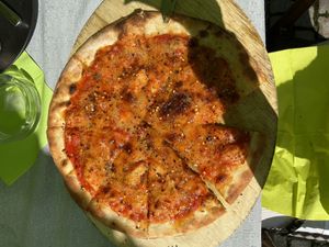 Pizza Alio Oglio arrabiata 😋  at Amadeo in Bad Reichenhall