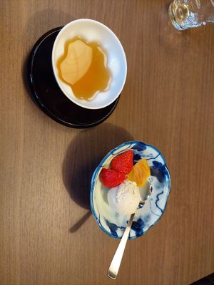 Ice cream and fruit with a hot yuzu drink at Naramachi Vegan Nabi in Nara