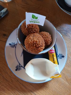 Hollands Most favourite geht hier auch vegan at Aan de Gracht in Elburg