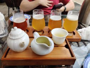 Beer float and 4 season oolong at LockCha 樂茶軒 - Central in Hong Kong Island