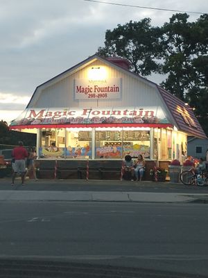 Quaint and Summery! at Magic Fountain in Mattituck