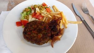 hamburguesa vegana at Cal Blasi in Berga