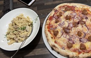 The Vegan Salsiccia by Violife Pizza and Vegan Salsiccia Pasta.  at Very Italian Pizza in Leiden