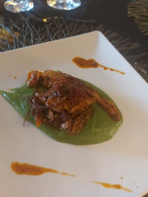 Bocado de pollo campero vegetal al vino blanco con ñoras y pimientos choricero. at Go Vegan by Adrian Muser in Altea