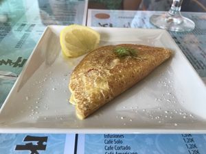 Mini tortilla de harina de garbanzos rellena de verdura at Manumaga in Mojacar