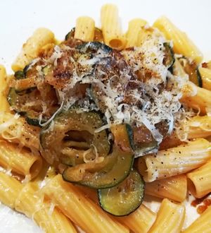 Porcini and courgettes pasta at Manumaga in Mojacar