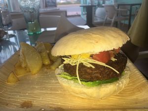 Vegan burger 😍😍 at Manumaga in Mojacar