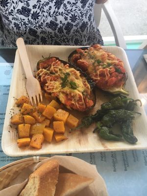 Aubergine and butternut squash  at Manumaga in Mojacar
