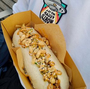 poke bao with planted chicken at Wiki Wiki Poke in Vienna