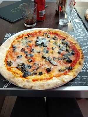 Pizza alla norma at Trinacria in Samarate