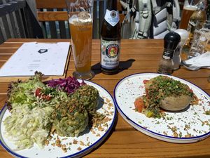 Spinatknödel mit Salat und Ofenkartoffel  at Kellerjochhütte in Schwaz
