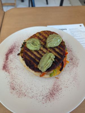 Falafel sandwich at Kavana Lattiera in Pula