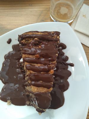 Gâteau noisette at La Bouche du Trois Pièces  in Rouen