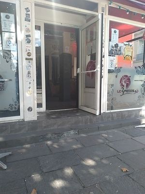 Entrée du resto at La Bouche du Trois Pièces  in Rouen